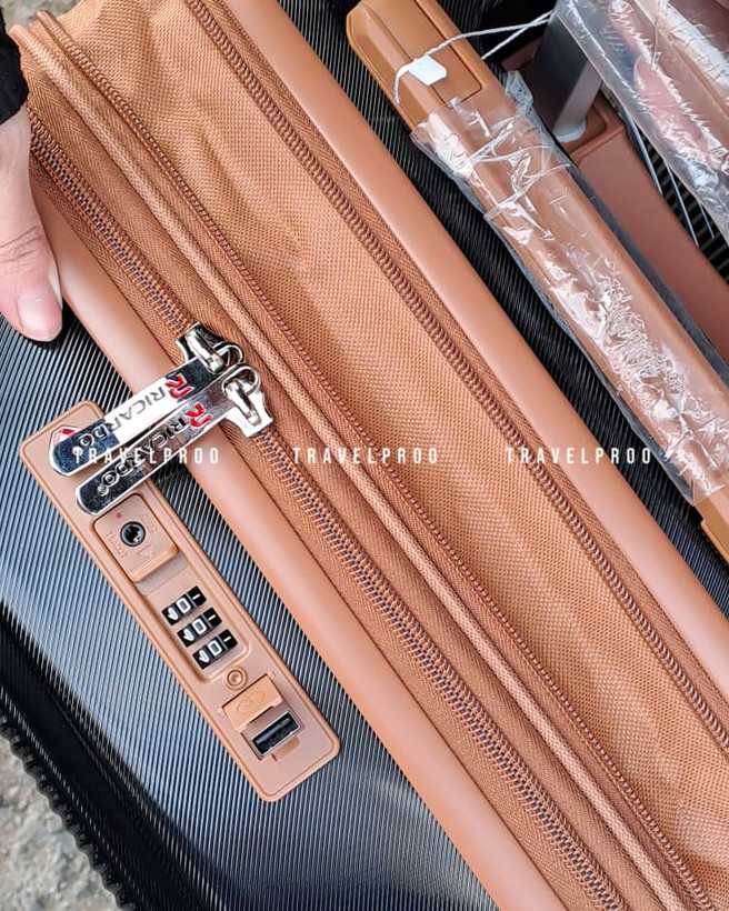 چمدان نشکن برند ریکاردو