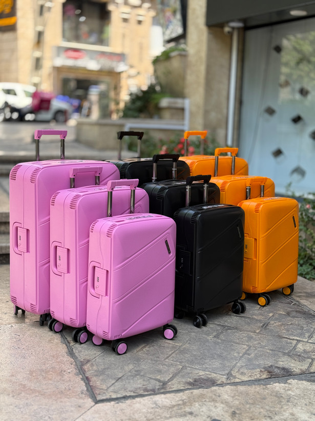 چمدان بدون زیپ سایز کوچک صد در صد نشکن وارداتی برندروونتا کد 125 رنگ صورتی باربی